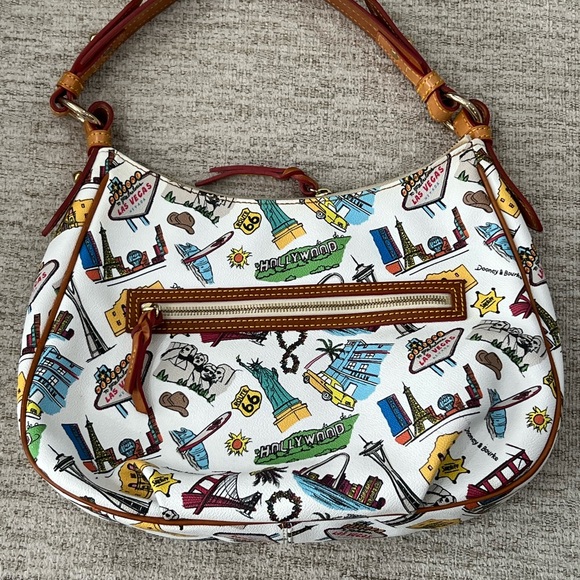 LIVE: Dooney and Bourke Fun, cheerful and colorful Americana - Picture 3 of 7